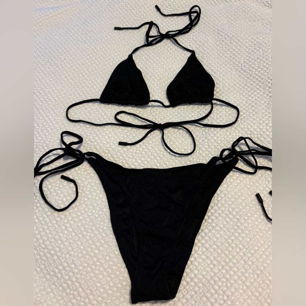 Triangl black bikini size small